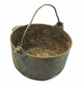 Antique Cast Iron Hanging Pot,  Sp & Co Bowl Primitive Container 7.  5 