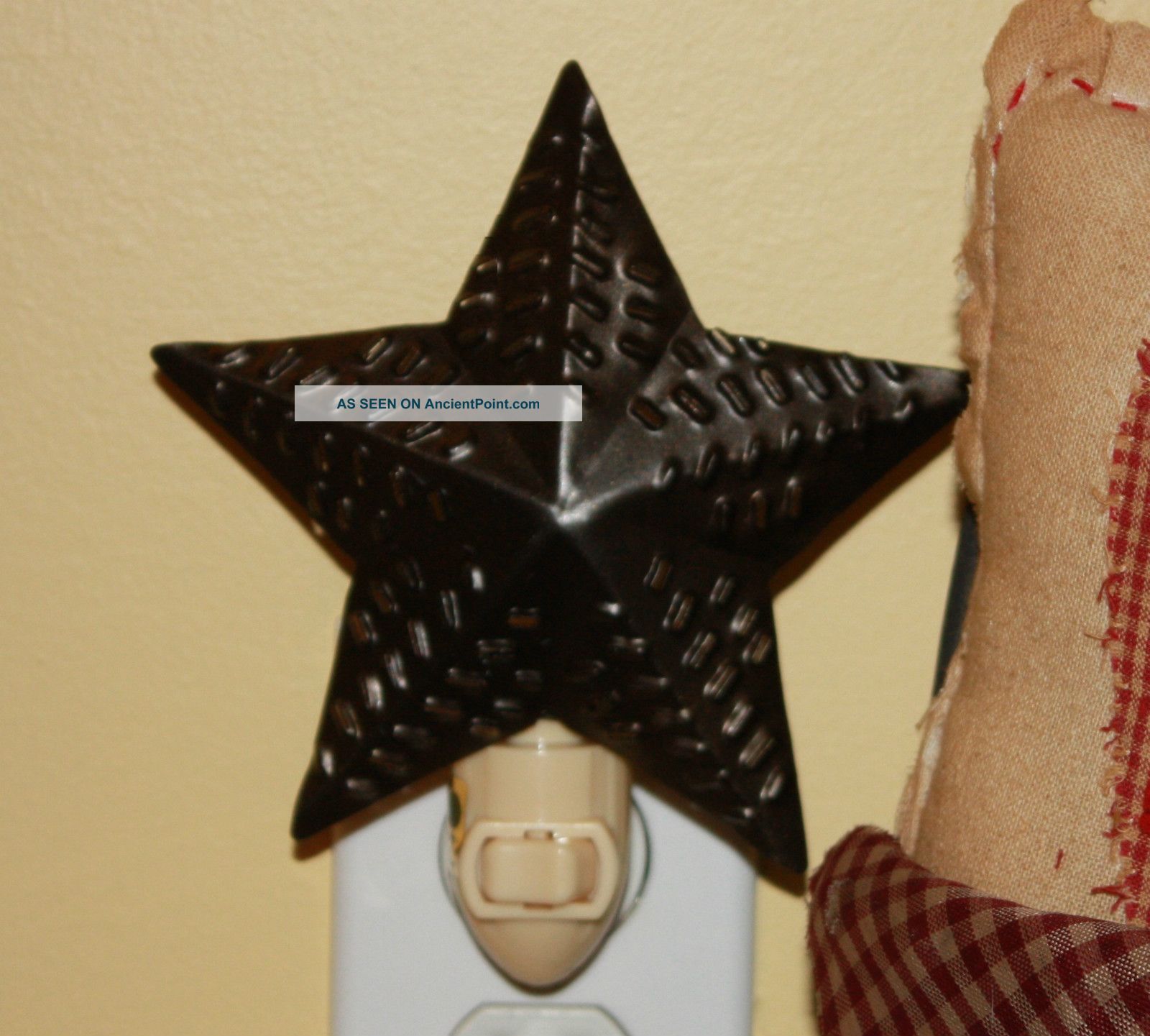 Night Light♥black Bronze♥farmhouse Star♥primitive♥colonial♥dash Dot Punched Tin Metalware photo