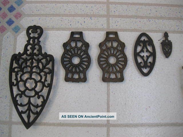 Antique Cast Iron Trivets Trivet Cute Tiny Hotpad Metalware photo