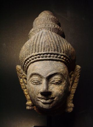 Rare Khmer Sandstone Fragmented Head Of Vishnu,  Angkor Wat ' Bayon ' Style 13th C. photo