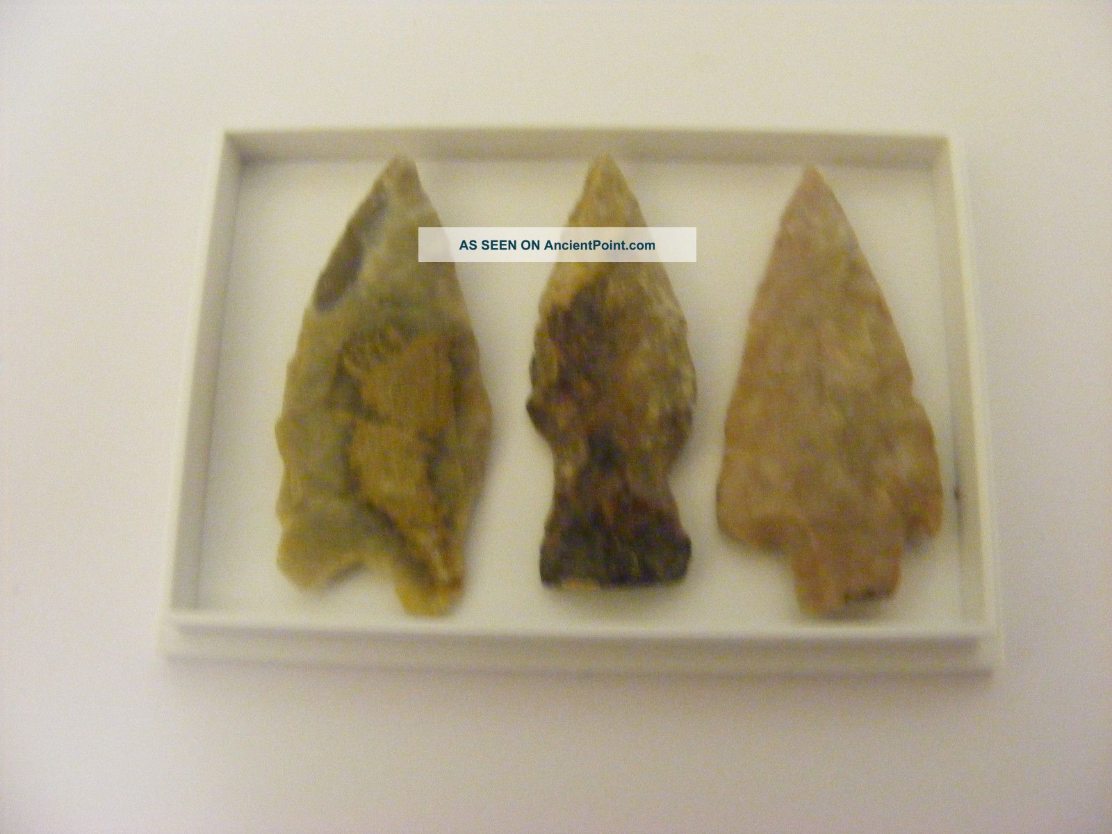 Set Of 3 Neolithic Arrowheads (2) - C3000 Bc Neolithic & Paleolithic photo