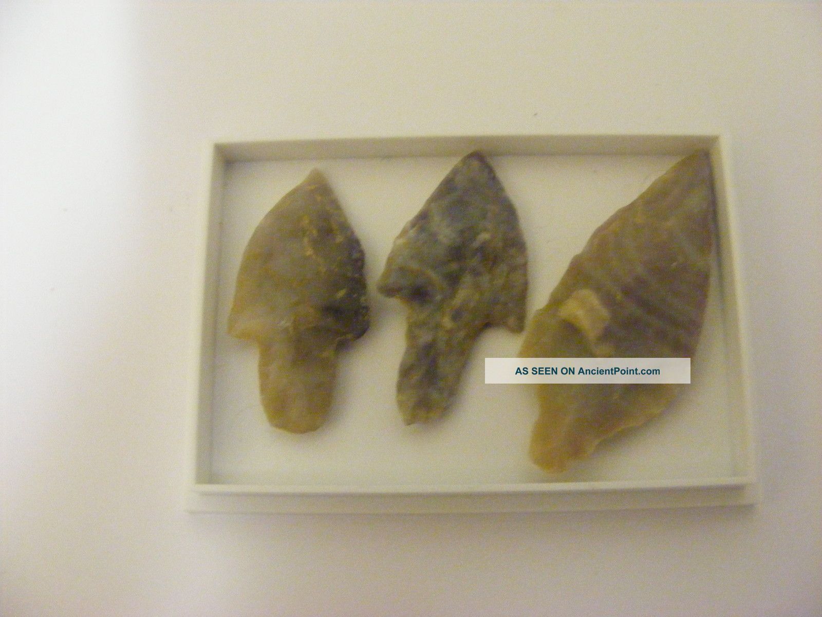 Set Of 3 Neolithic Arrowheads (3) - C3000 Bc Neolithic & Paleolithic photo