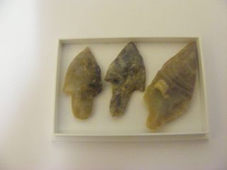 Set Of 3 Neolithic Arrowheads (3) - C3000 Bc photo