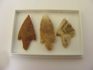 Set Of 3 Neolithic Arrowheads (8) - C3000 Bc photo