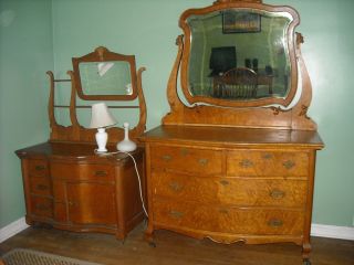 Birdseye Maplevanity And Birdseye Maple Dresser On Castors W/beveled Mirror, photo