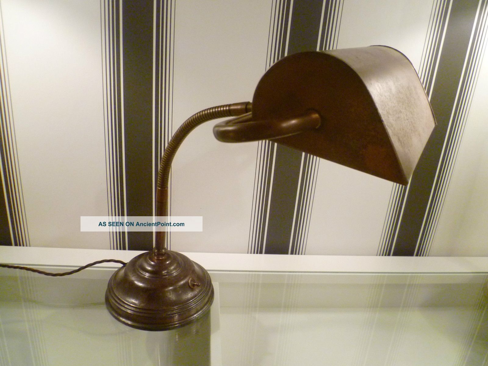 Stunning 1920 ' S Art Deco Bankers / Desk Lamp W.  Base Mounted Switch 20th Century photo