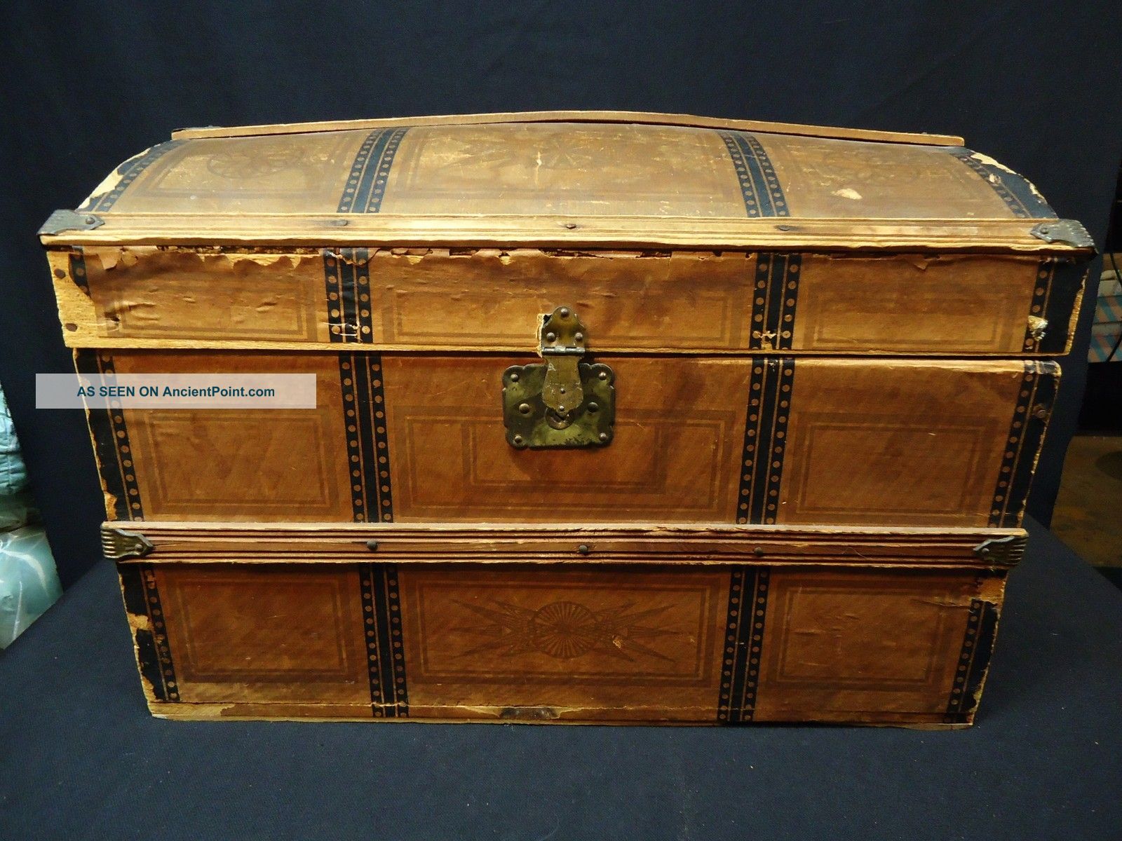 Antique Dome Top Doll Trunk With Tray 1800-1899 photo
