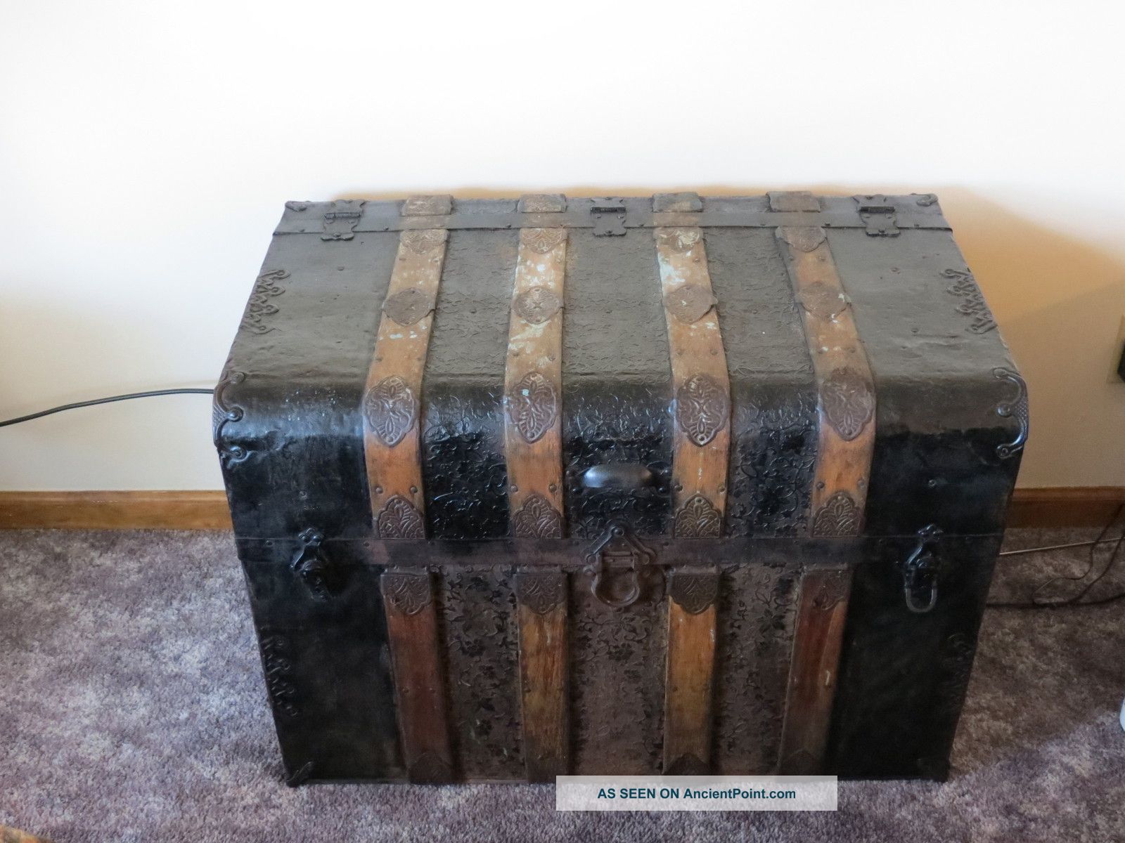 Late 1880 ' S Or 1900 ' S Victorian Tin & Wood Trunk 1800-1899 photo