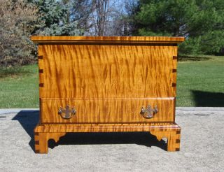 Tiger Maple Blanket Chest With Drawer photo