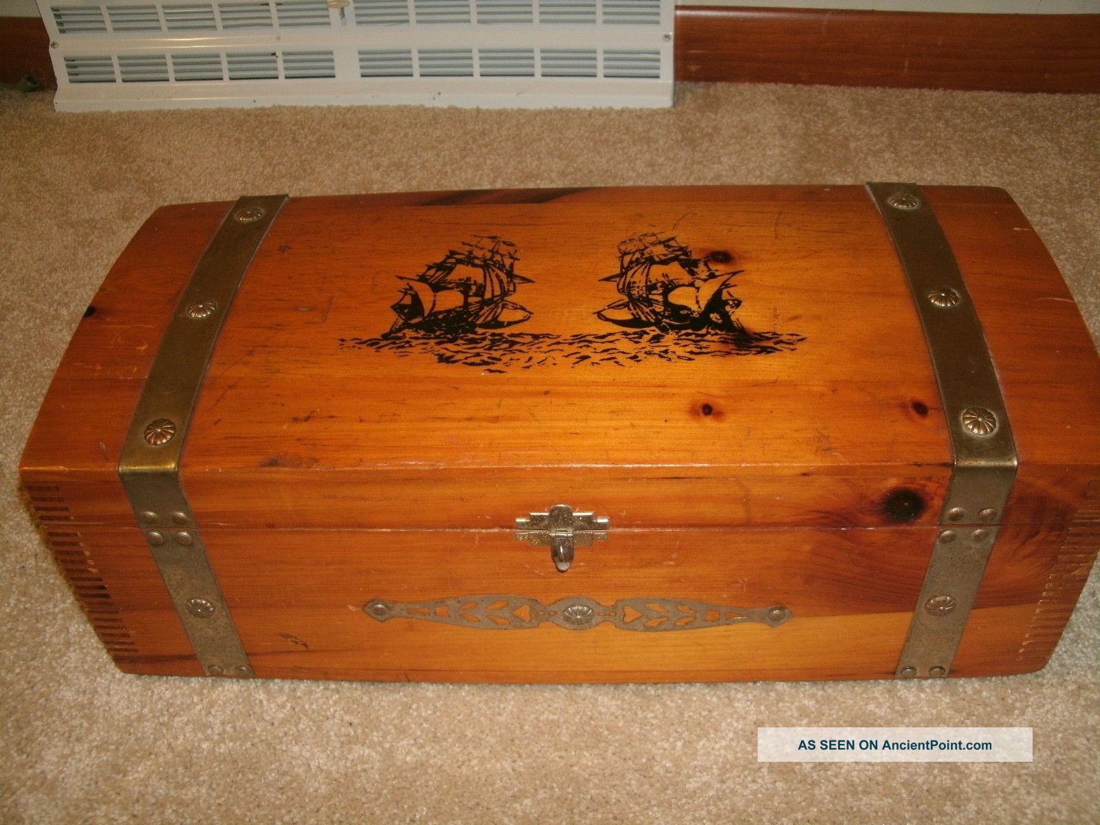 Cedar Chest Mini By Lane 19 X 6 X 9.  5 Inches From 1950 ' S And 1960 ' S Post-1950 photo
