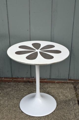 Mid - Century Modern Knoll Style Tulip Base Small End Table Vintage Eames Flower photo