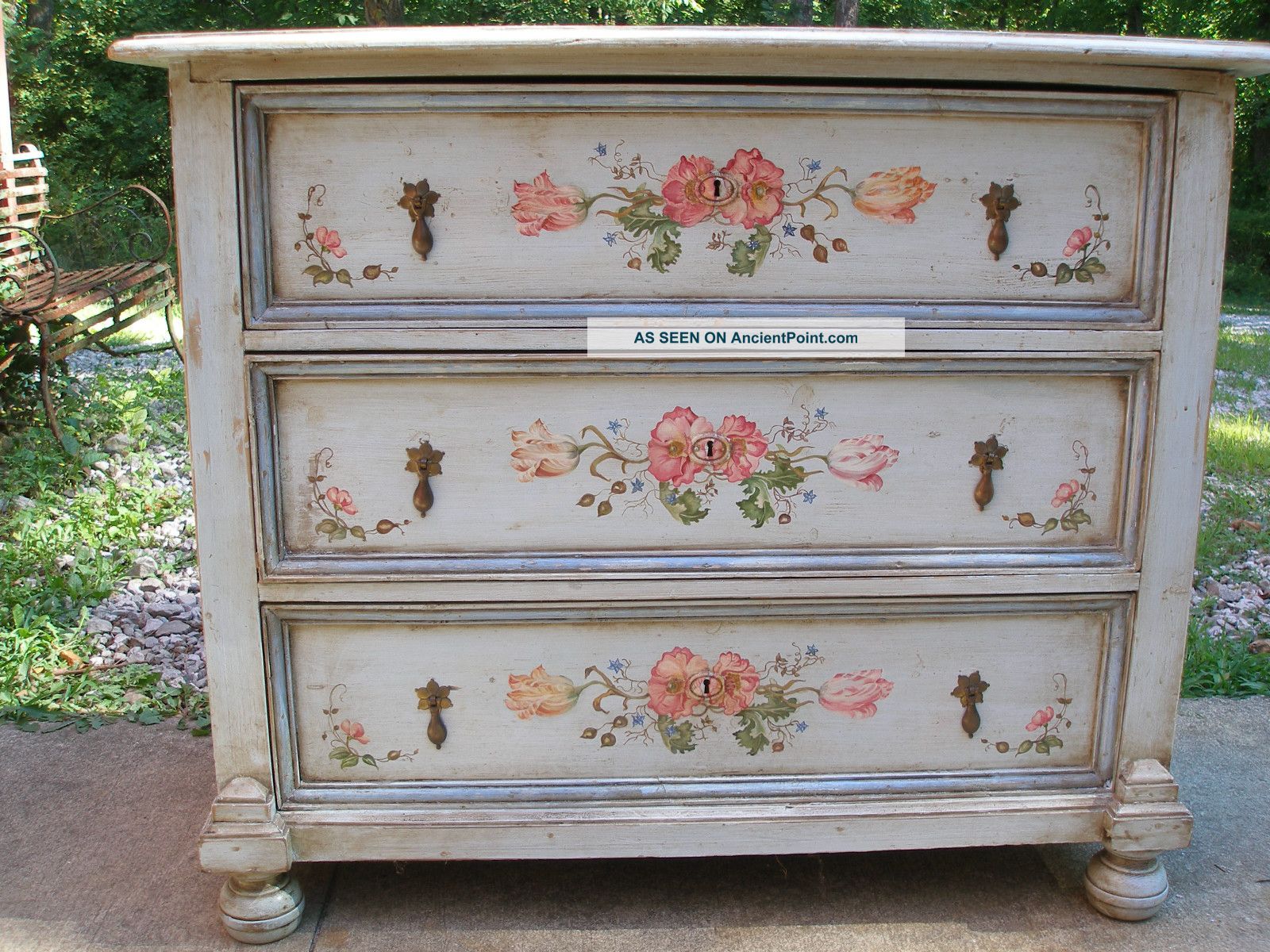 Paint Decorated Chest Of Drawers / French Country 1800-1899 photo
