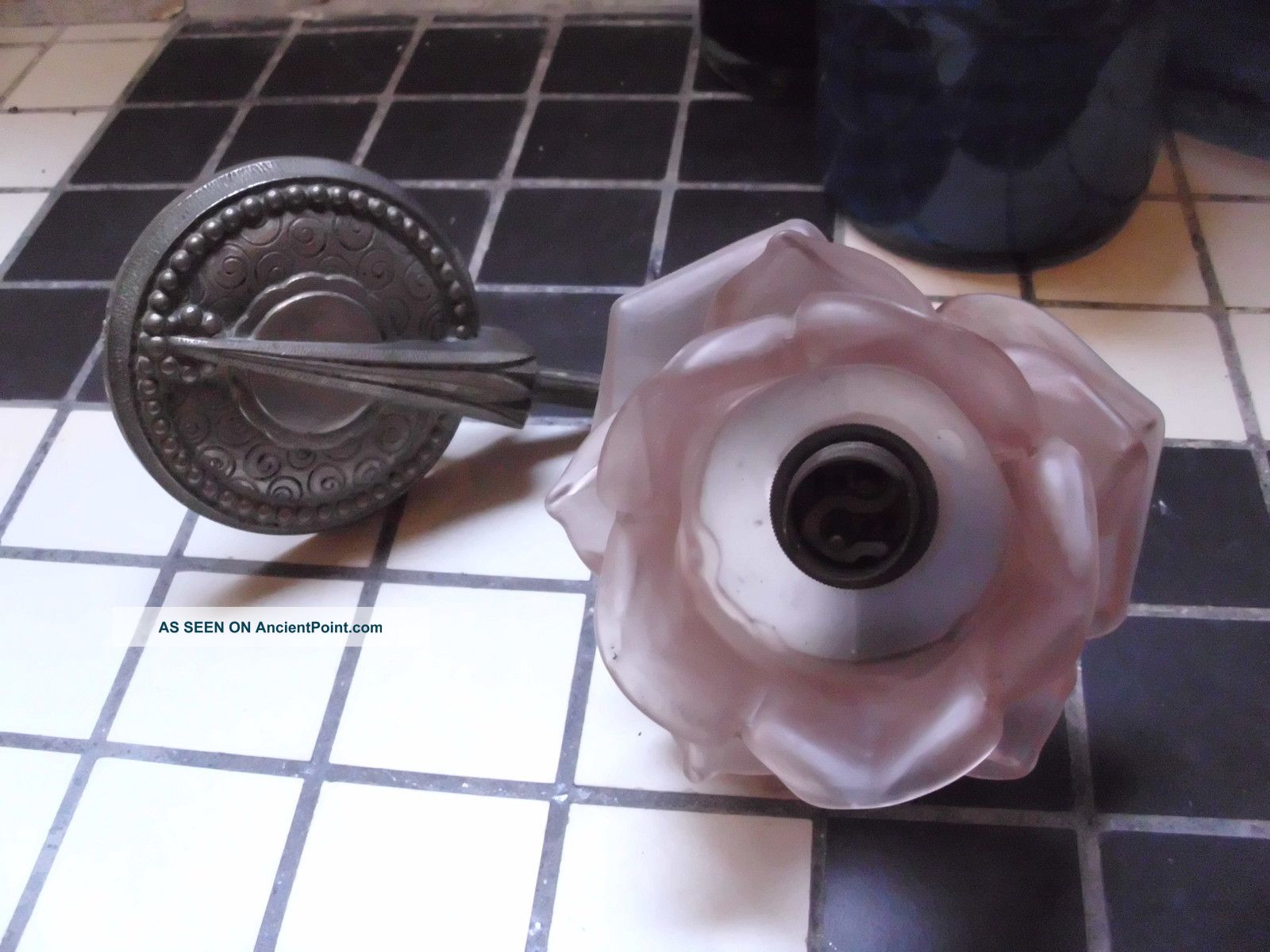 An Art Deco Wall Light Fitting With Pale Pink Lilly Flower Shade Art Deco photo
