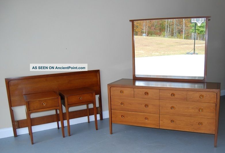 Mid Century Solid Cherry 5 Piece Bedroom Set By Point Drexel 1900-1950 photo