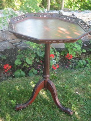 Antique 1940 ' S Solid Mahogany Pie Crust Table/table. photo