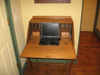 Antique “lady’s Desk” Oak Great For A Laptop photo