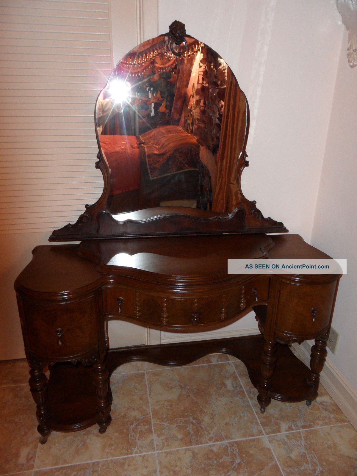 Antique 3 Mirror Vanity