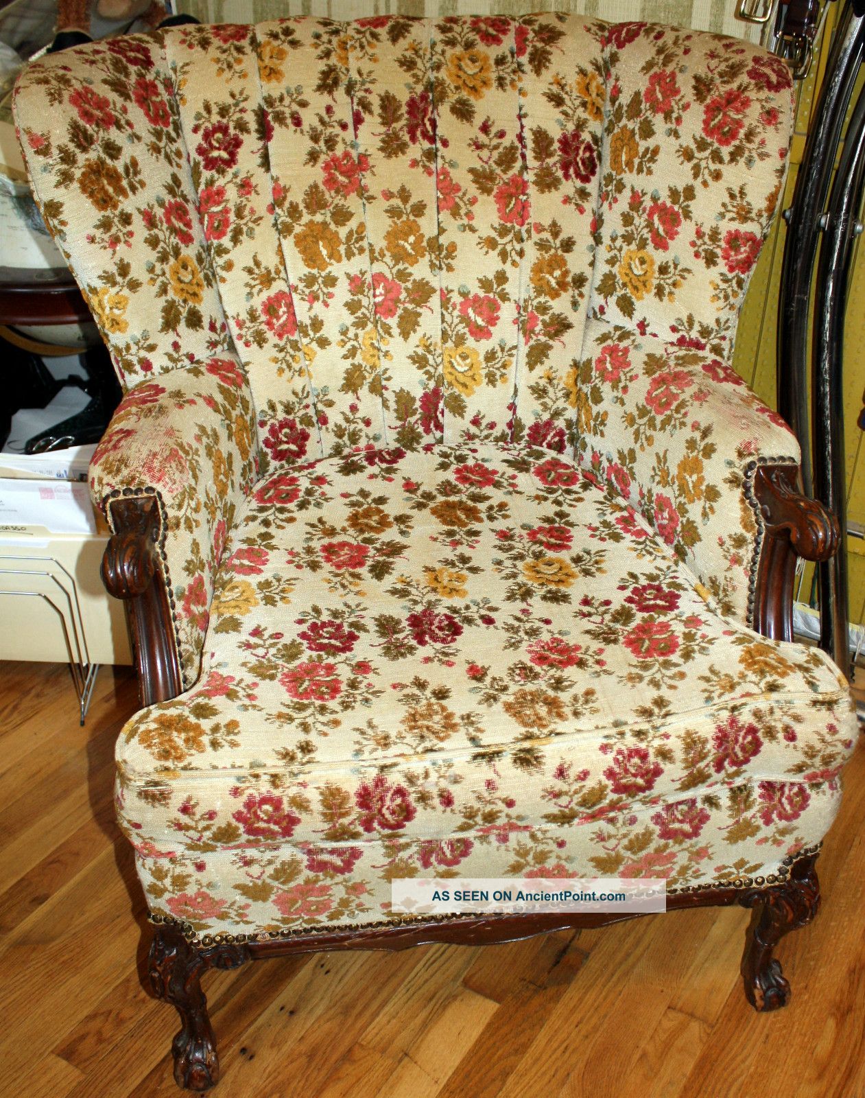 Antique Chair - Wing Back - Queen Anne - Cabriole Legs 1900-1950 photo