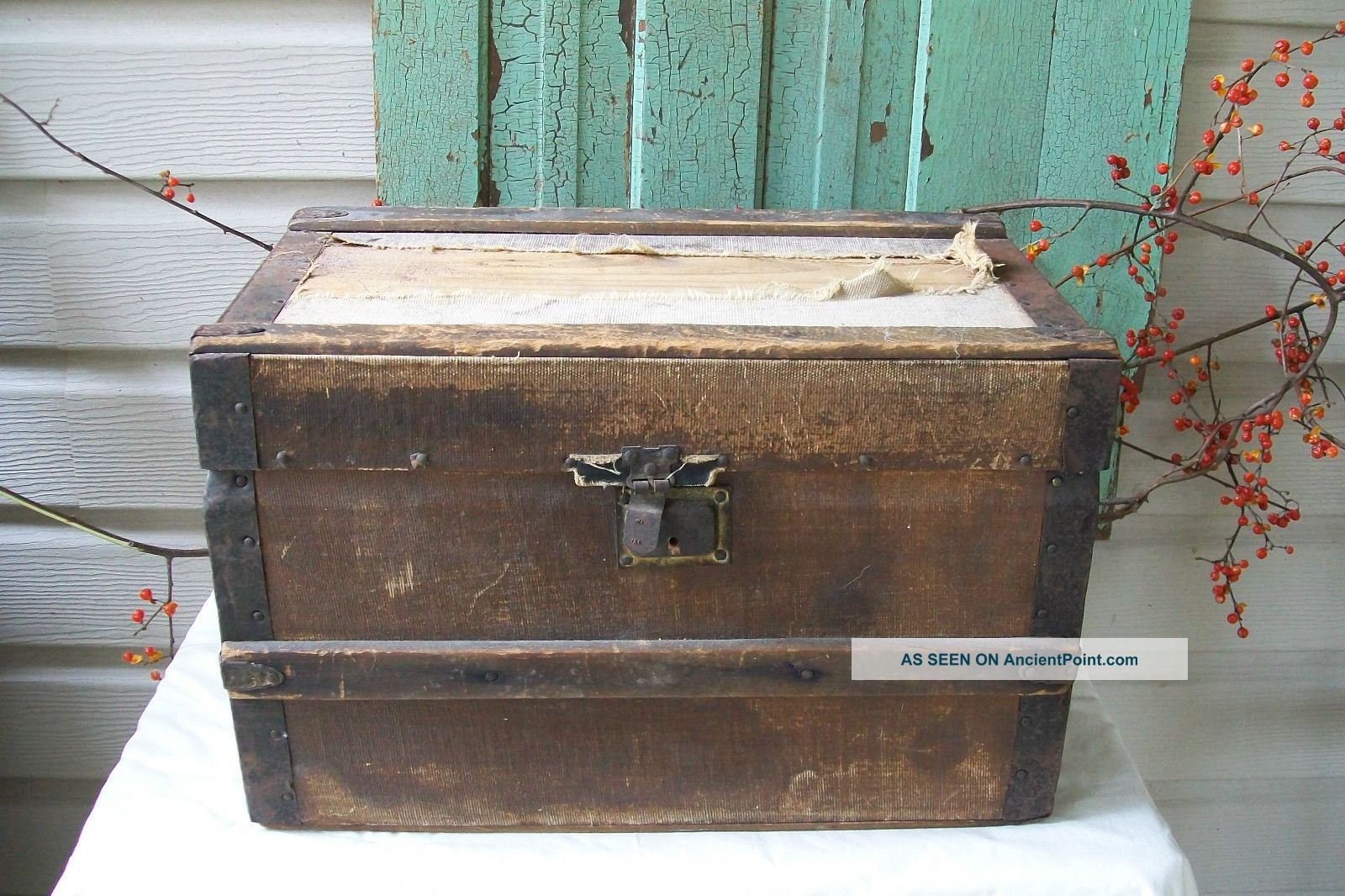 Antique Primitive Minature Saleman Sample Steamer Trunk Primitives photo