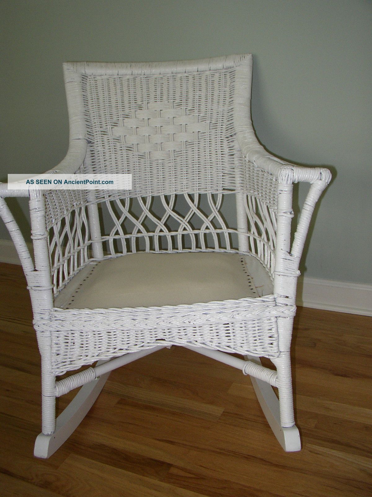 Authentic Early 20th Century Twisted Rush Rocker,  White,  Fully Restored 1900-1950 photo
