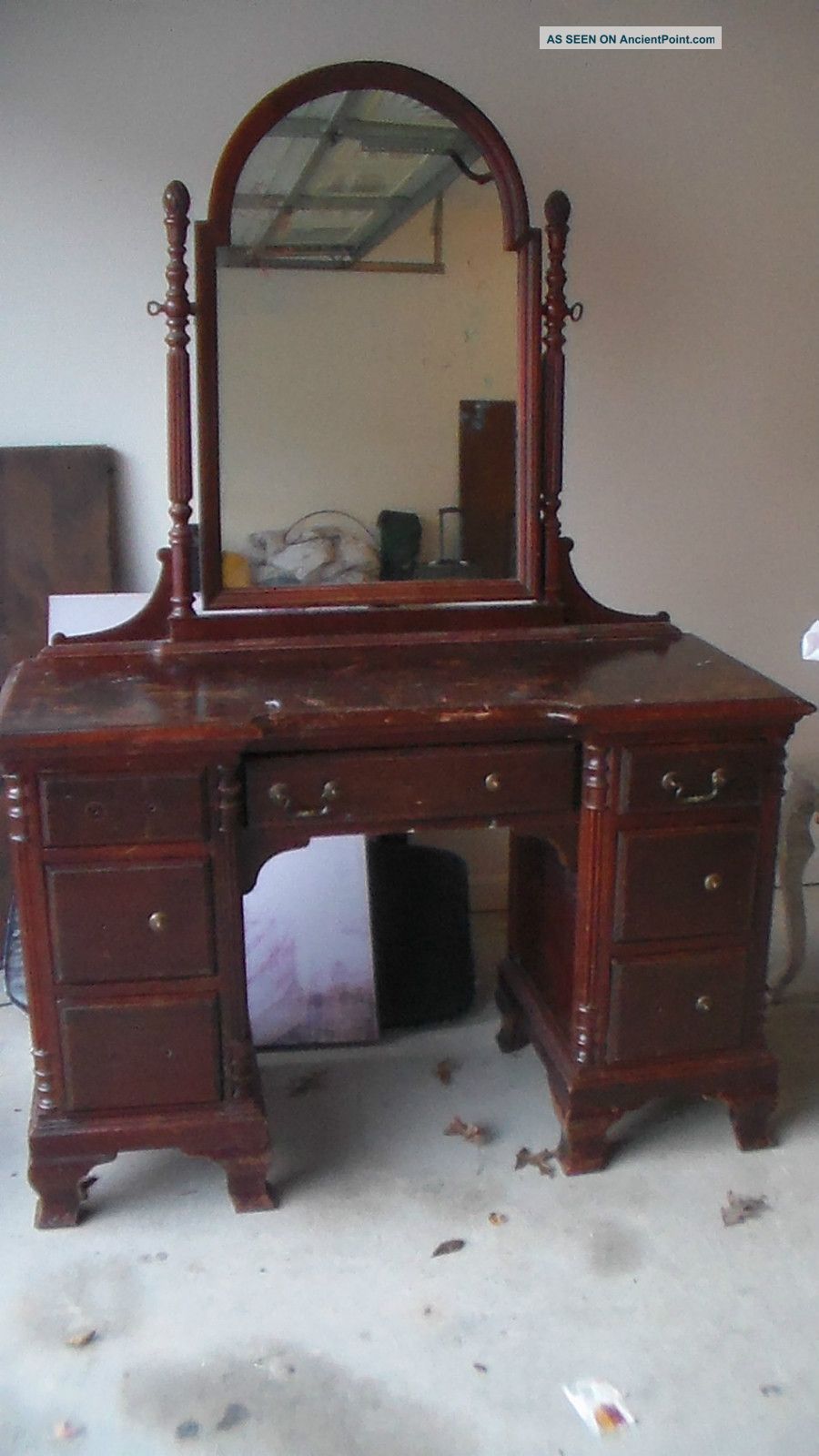 Antique Vanity Very Solid And Sturdy Can Be Refinished 1900-1950 photo