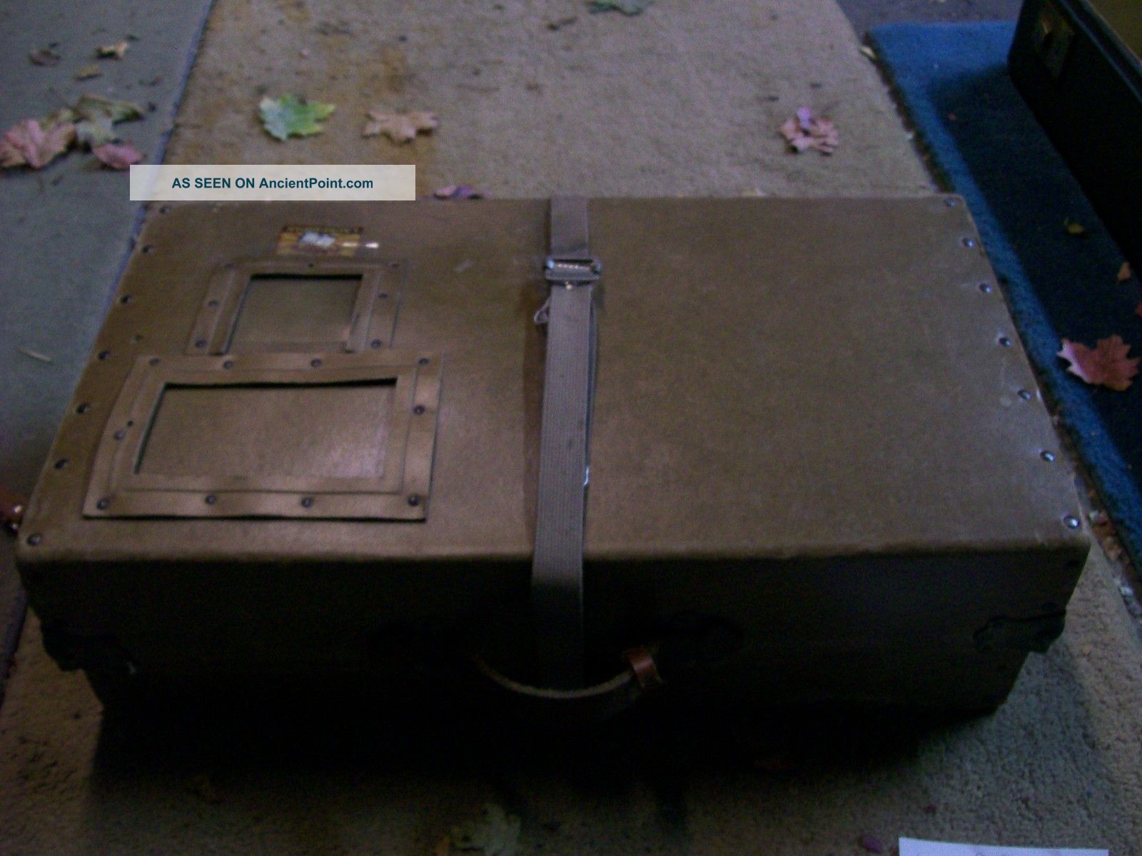 Antique Box Vintage Old Buggy Car Chest Luggage Carrier Auto Suitcase Linen Box 1900-1950 photo