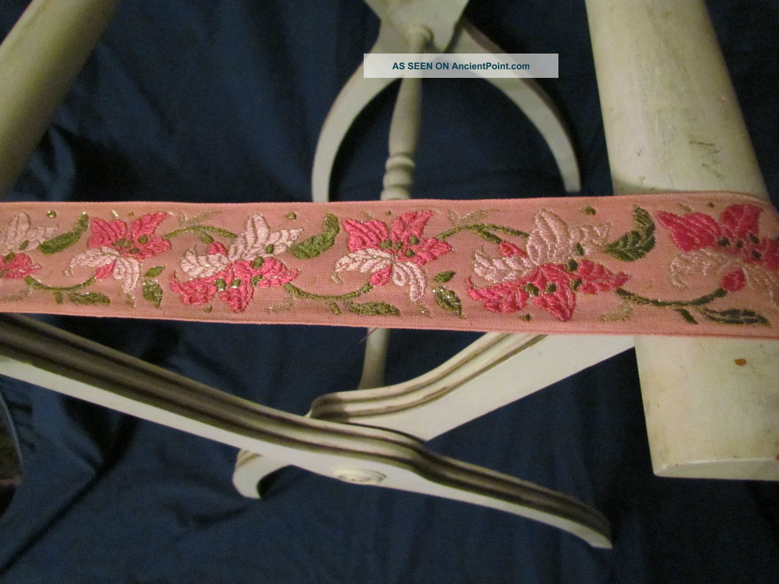 Vtg Antique Wood Luggage Rack Tapestry Chic Shabby White Pink Stand Valet Butler Post-1950 photo
