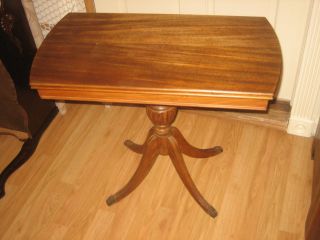 Antique Duncan Phyffe End Table/table photo