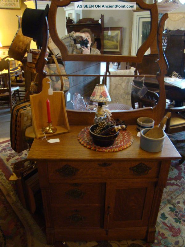 High Quality Oak Washstand With Mirror - Mortis & Tenon - Made In Usa 1900-1950 photo
