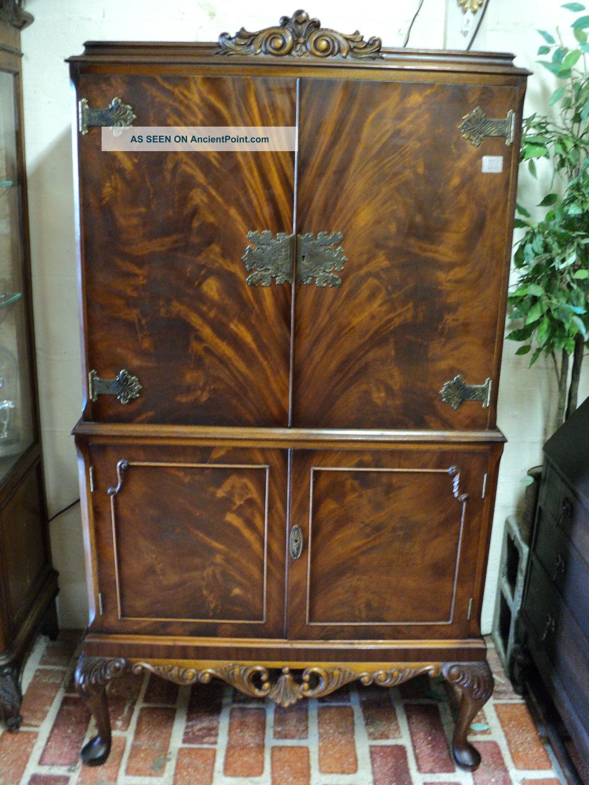 Vintage Antique Chinese Chippendale Cocktail Liquor Cabinet Bar Flame Mahogany 1900-1950 photo