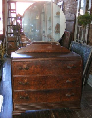 Antique Dressers With Mirrors