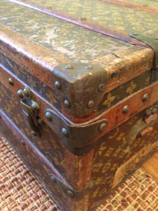Vintage Louis Vuitton Steamer Trunk Table With Stickers Magnificent photo