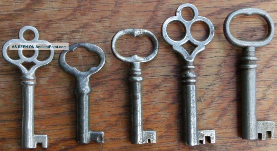 Five Antique Furniture Keys Antique Cabinet Keys Antique Barrle Keys 1800-1899 photo