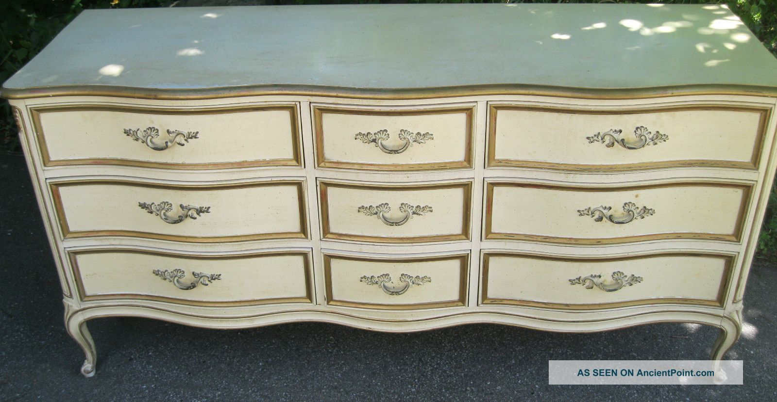 Shabby ' N Chic Henredon Furn.  Co.  Painted Country French Low Chest / Dresser Post-1950 photo