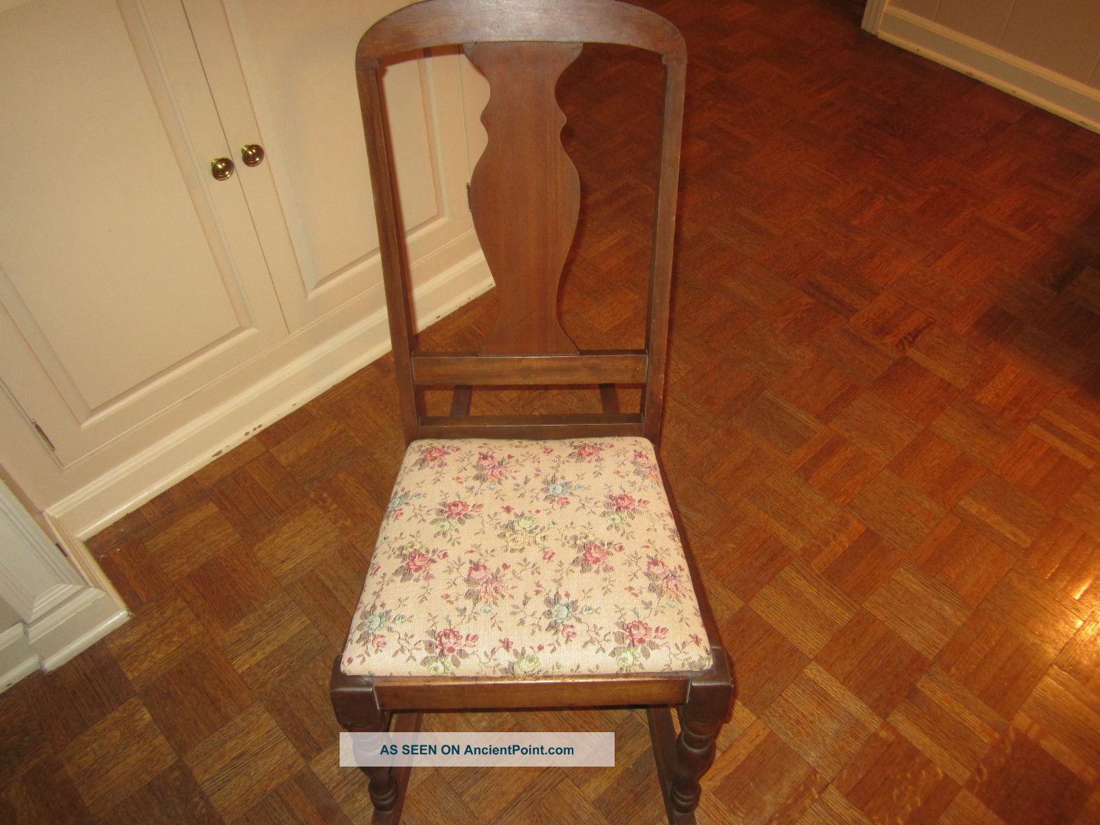 Vintage 1940s Rocking Chair,  Child ' S? Condition 1900-1950 photo