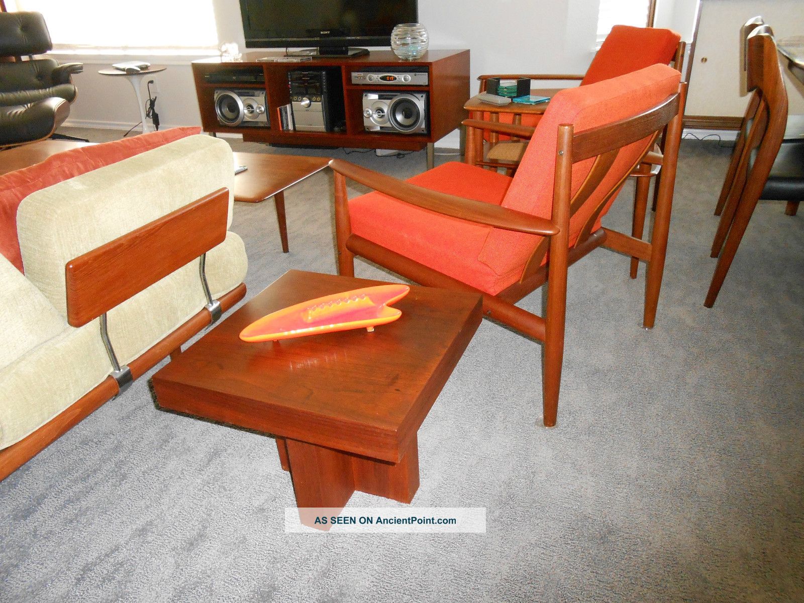 1960 ' S Modern Style Walnut Low Cocktail Side Table Mid Century Retro Post-1950 photo