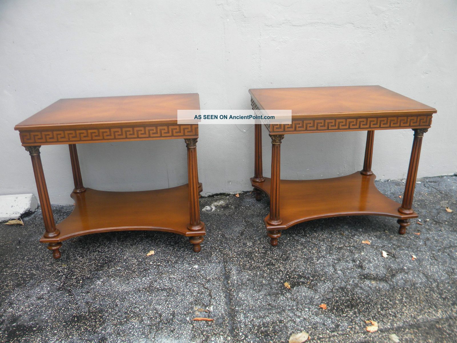 Pair Of Mid - Century End Tables / Side Tables 2591 1900-1950 photo
