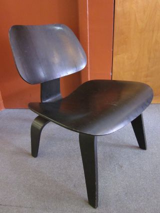 Early Production Charles Eames/herman Miller Black Lcw Chair C1950s photo