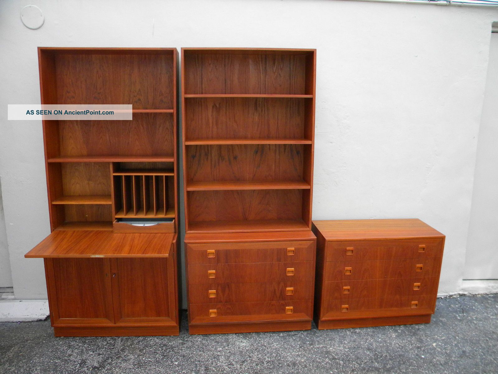 Set Of 3 Danish Mid - Century Small Dressers With Cabinets By Dyrlund - Smith 2345 Post-1950 photo