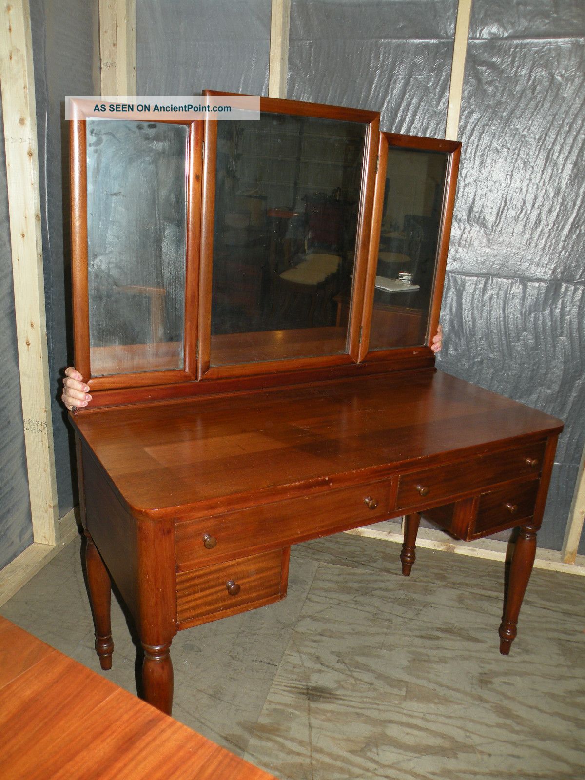 Antique Refinished Mahogany Bedroom Vanity Or Desk 1900-1950 photo