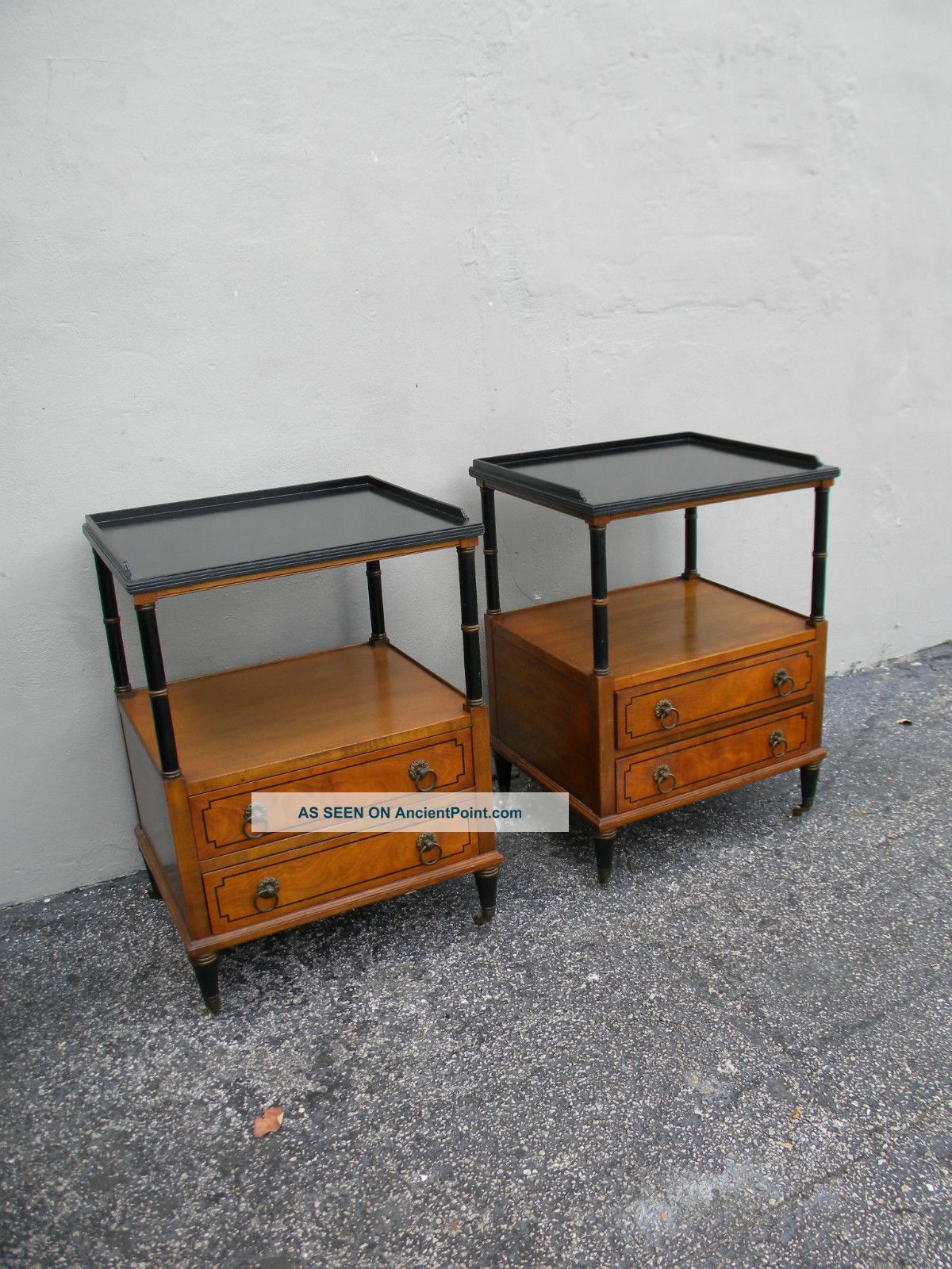 Pair Of End Tables / Side Tables By Kittinger 2611 1900-1950 photo