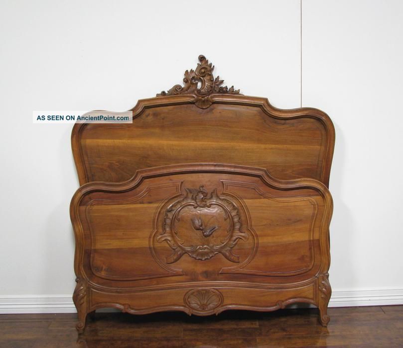 55528 - 2 : Antique French Louis Xv Walnut Bed 1800-1899 photo