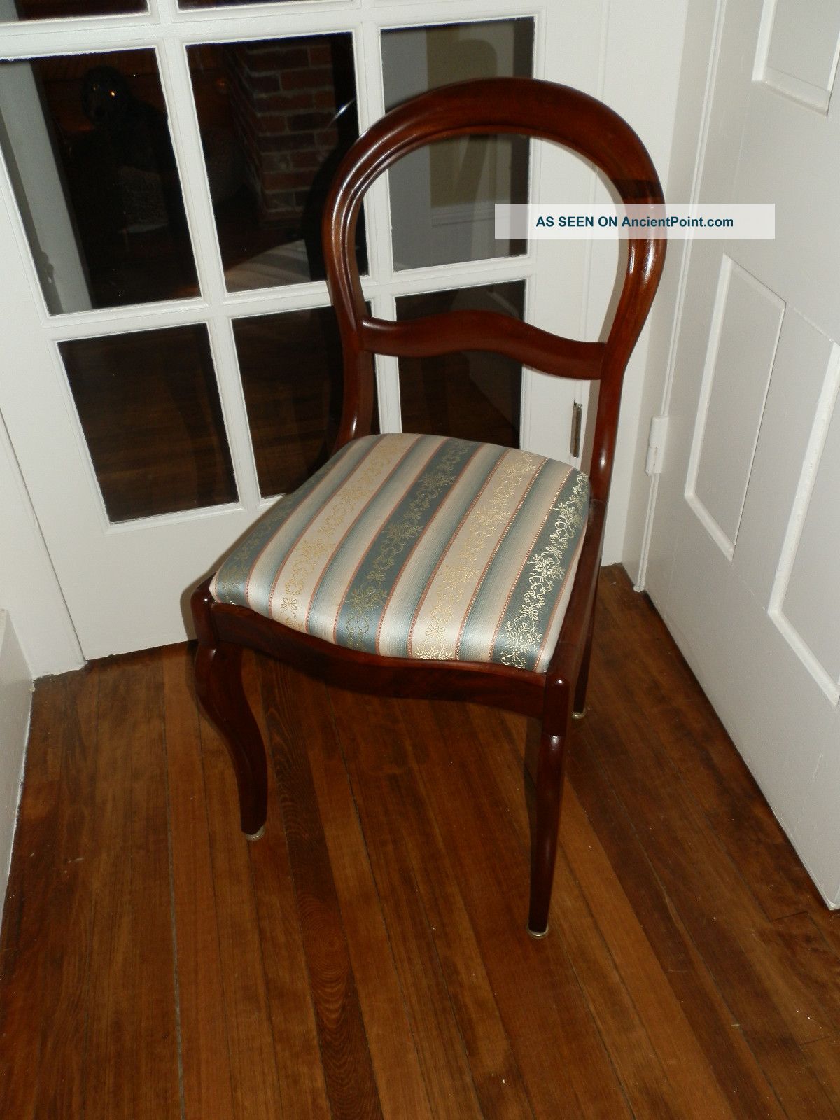Gorgeous Antique Victorian Balloon Back Chair 