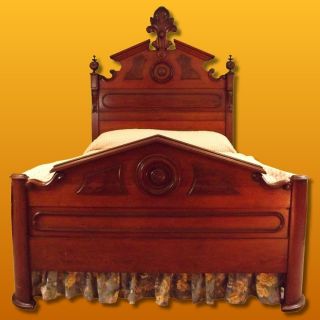 Abraham Lincoln Hand - Carved Walnut Bed photo