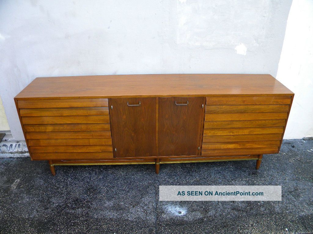 Mid Century Long Low Dresser By American Of Martinsville 1566 Post-1950 photo
