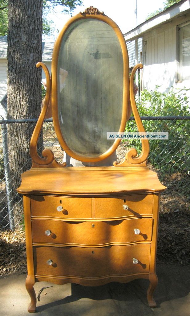 Gorgeous Birdseye Maple Serpentine Dresser & Mirror 1900-1950 photo