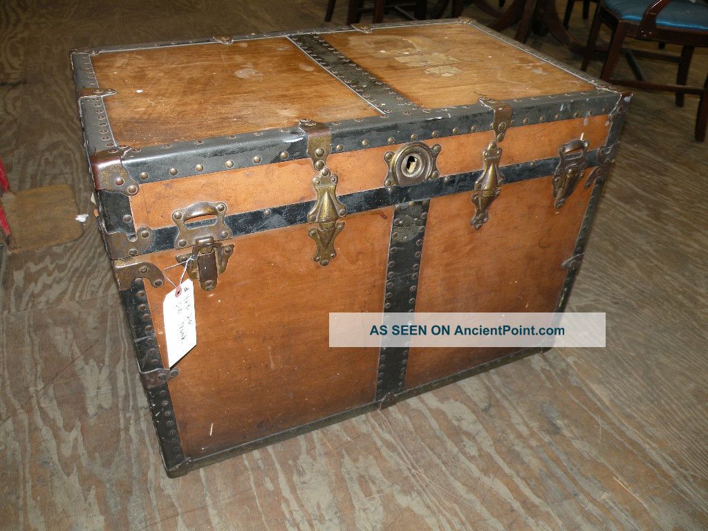 Antique Flat Top Steamer Travelers Trunk Luggage Canvas Chest Unknown photo