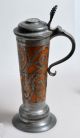 Antique Swedish Daubenkrug 16¾” Tall Engraved Pewter Oak Wood Tankard 1900 Dated Metalware photo 5