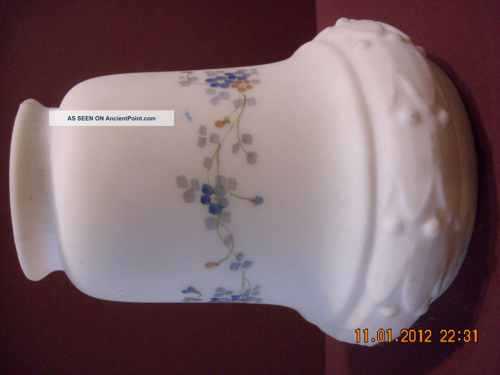 Vintage Glass Lamp Shade. . . .  Condition. . . . . . . . . Lamps photo