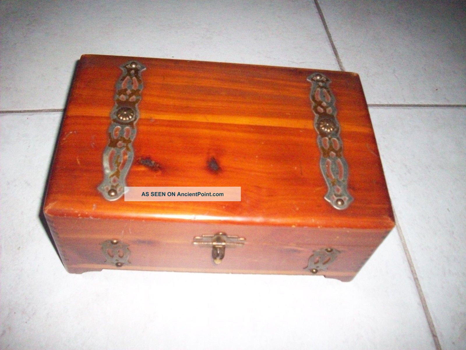 Rare Antique Wood Box/cedar Chest,  Dovetail Ends10 1/4 